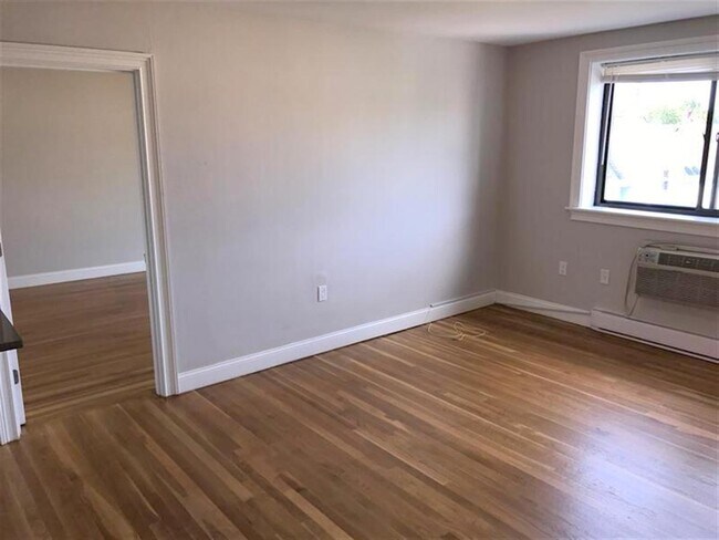 Building Photo - 131 Summer St