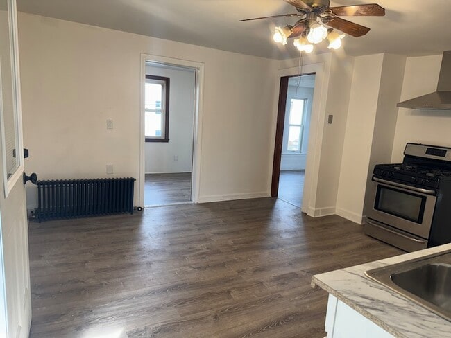 Building Photo - 69 Smith St