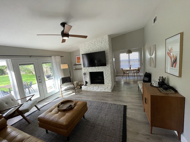 Building Photo - 10200 Quail Valley Blvd