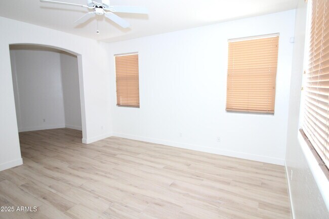 Building Photo - 9053 W Villa Maria Dr