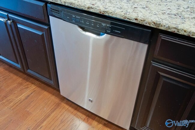 Building Photo - 407 E Mossyleaf Dr SW