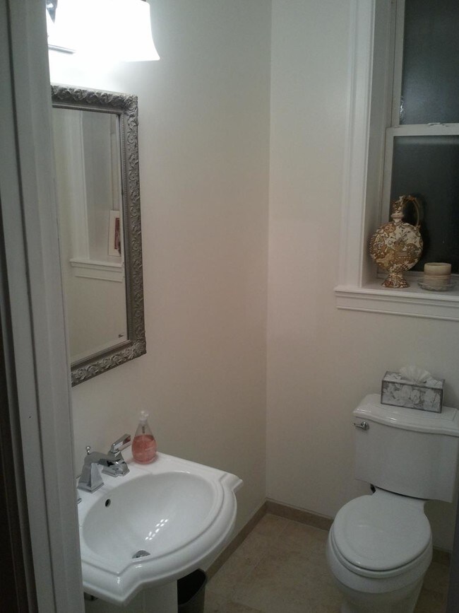 Building Photo - 2803 North Capitol St NE