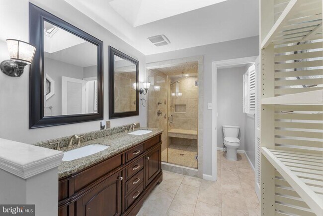 Building Photo - 901 Holly Creek Dr