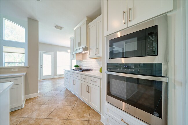 Building Photo - 5619 Riverstone Crossing Dr