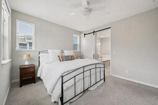 Building Photo - 816 Wellington Pl