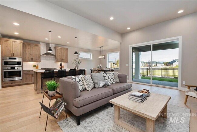 Building Photo - 4880 S Colusa Ave