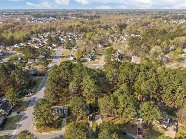 Building Photo - Charming 3BR Home with Large Private Yard Near Downtown Raleigh
