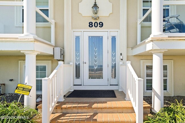 Building Photo - 809 Ocean Ave N