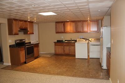 Building Photo - 8809 Royal Crest Dr