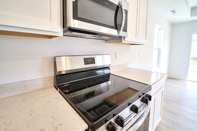 Building Photo - 8707 Maroska St