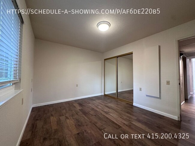 Building Photo - Stunning Rental in the Heart of Fair Oaks!