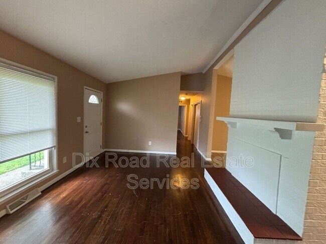 Building Photo - 4984 OH-122