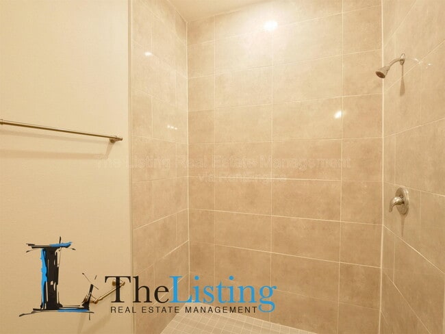 Building Photo - 406 Albatross Ct