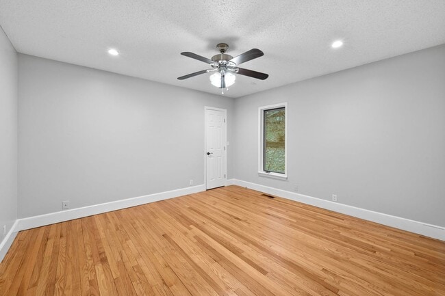 Building Photo - Luxury Living on the River — Your Dream Home Awaits