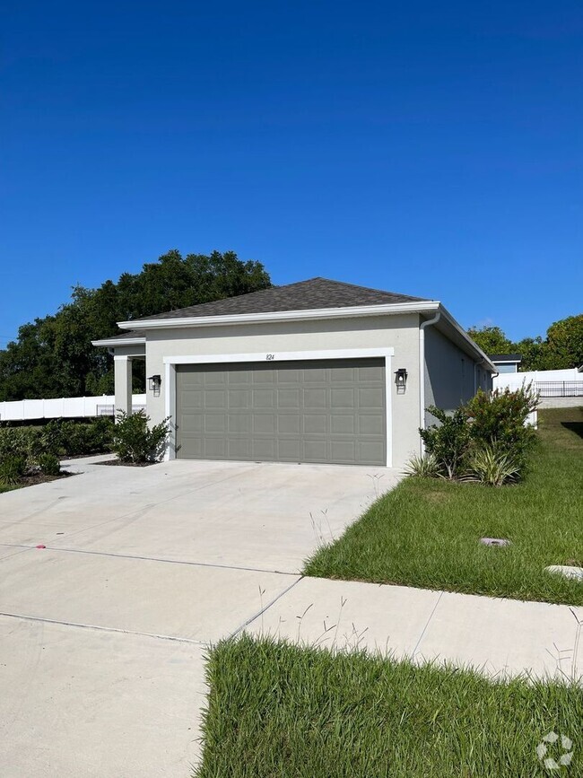 Building Photo - Stunning 2023 - 3 Bedroom 2 Bath Single Fa...
