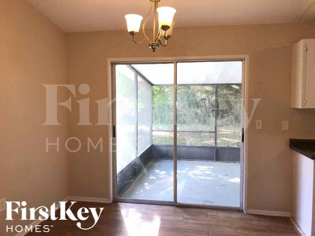 Building Photo - 1083 Riggs St