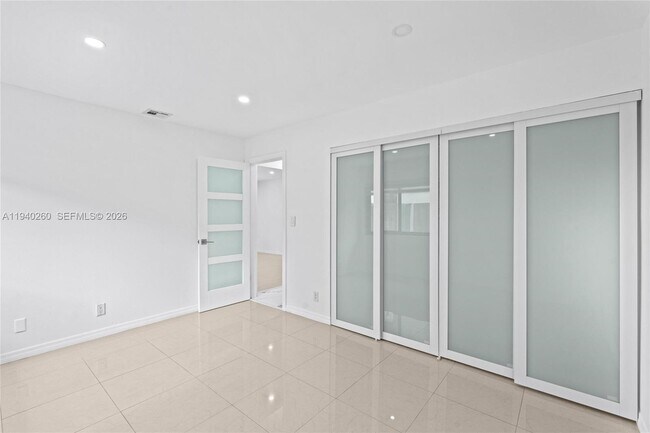 Building Photo - 730 SW 95 Terrace