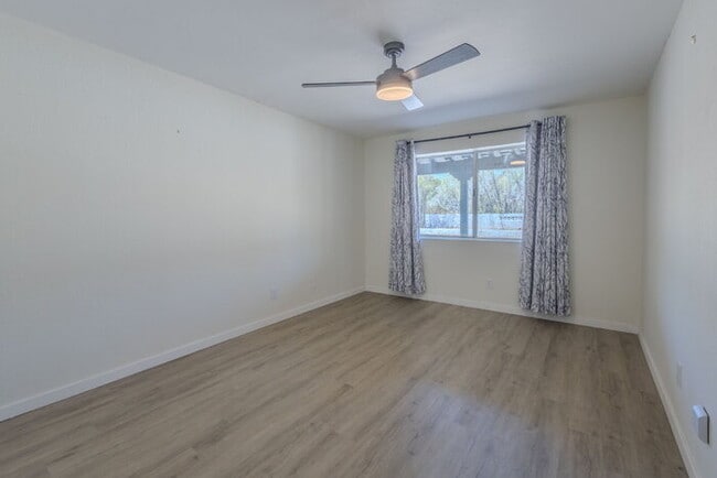 Building Photo - Green Valley Country Club Estates! 55+ Community, at least one person residing in the home must b...