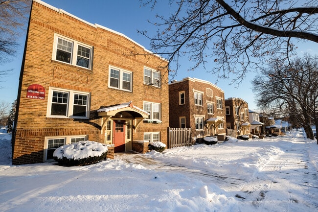 Building Photo - Ternary Flats