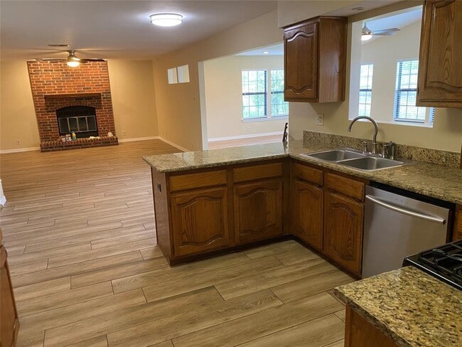 Building Photo - 1903 Terisu Cove