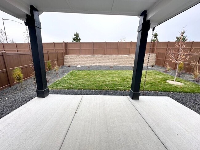Building Photo - Prioritize comfortable living in this CBH home built in 2024!