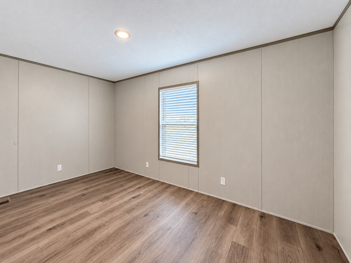 Building Photo - 108 Pine Cone Dr