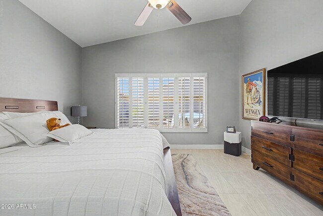 Building Photo - 9026 W Escuda Dr