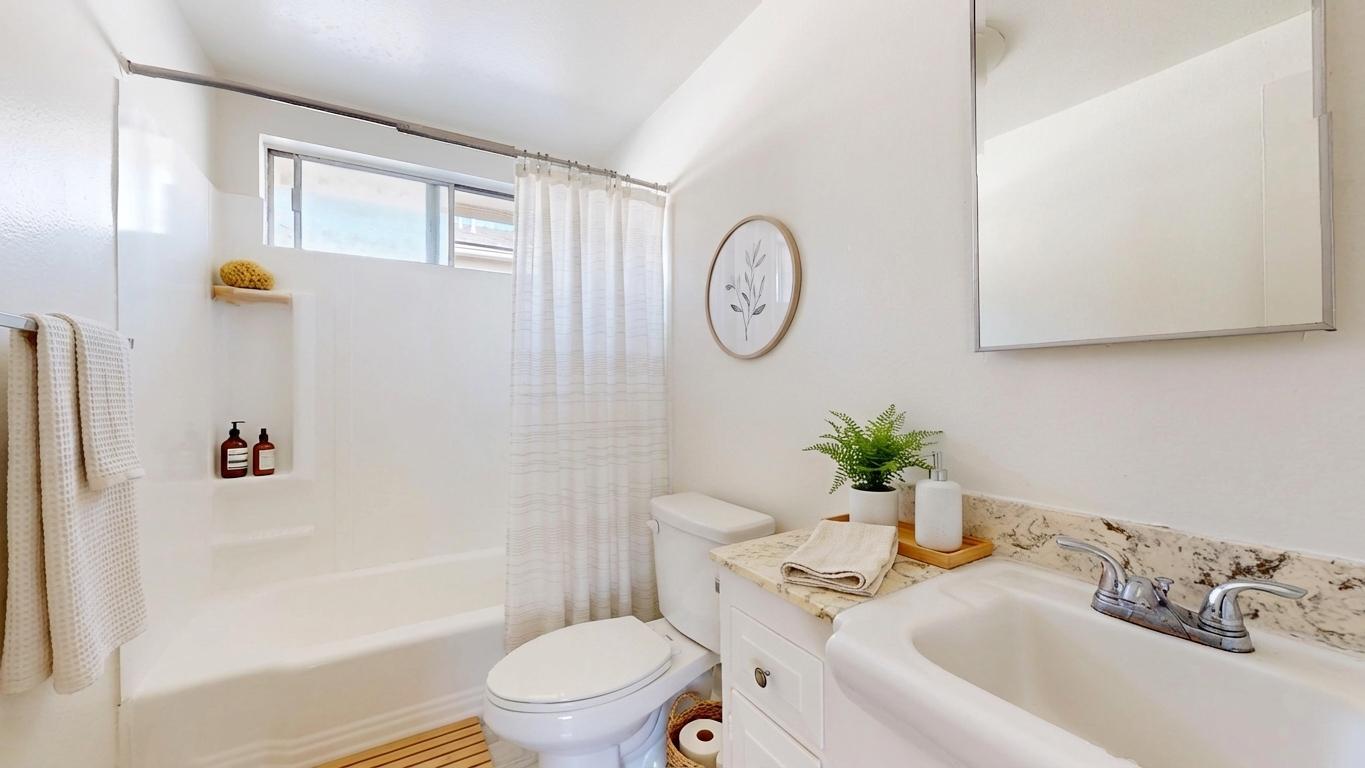 Building Photo - 1306 Amethyst St