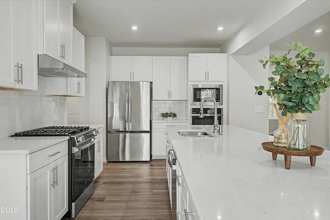Building Photo - 1621 Crimson Leaf Ln