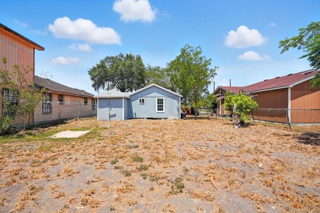 Building Photo - Charming 2-Bedroom Home in Robstown – Newl...