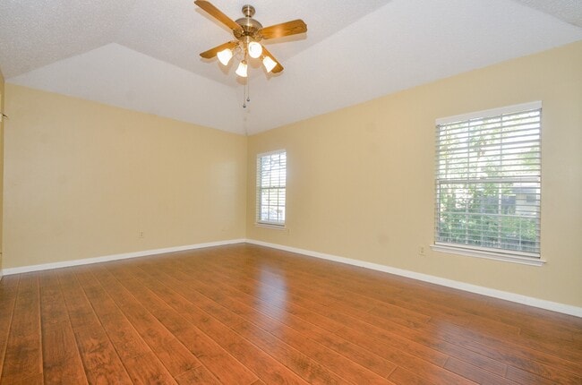 Building Photo - 8310 Hot Springs Dr