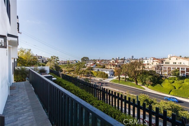 Building Photo - 314 Dahlia Pl