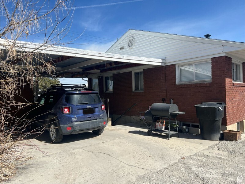 Building Photo - 420 E 600 S