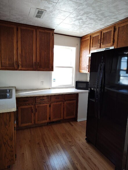 Kitchen - 200 W Mill St