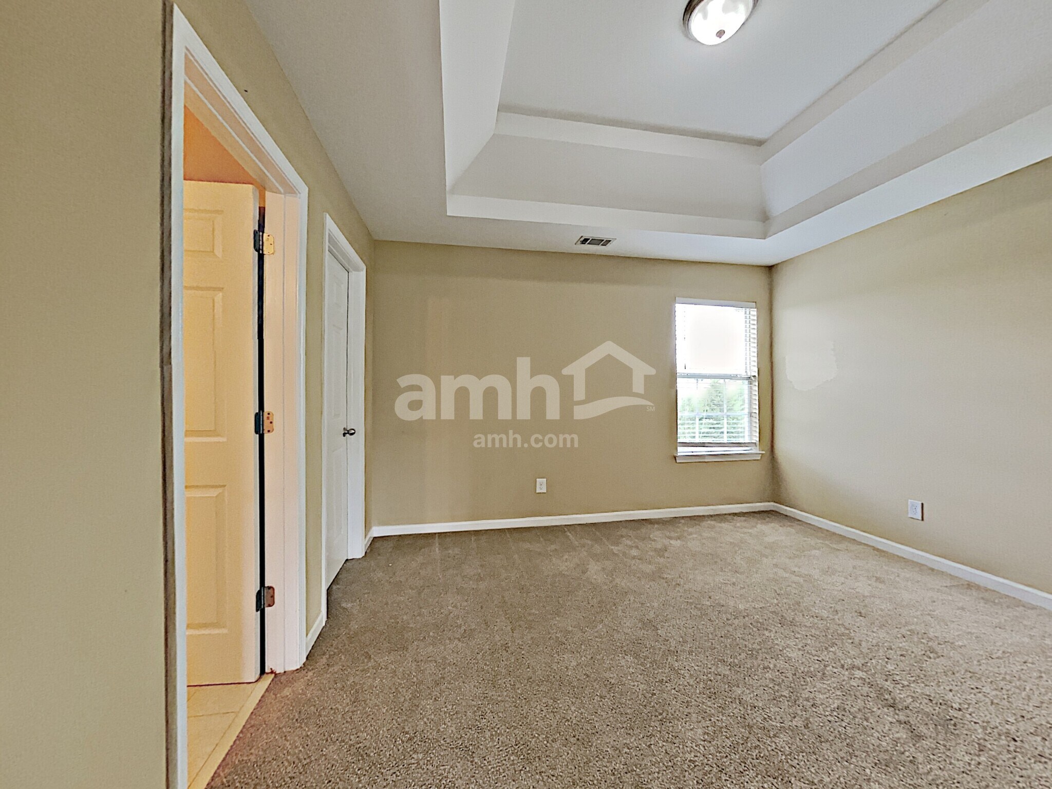 Building Photo - 4975 Hopewell Manor Dr