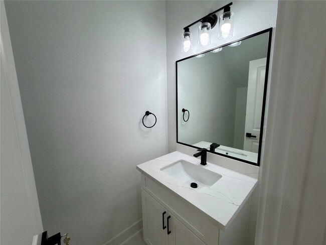 Building Photo - 1806 Benson St