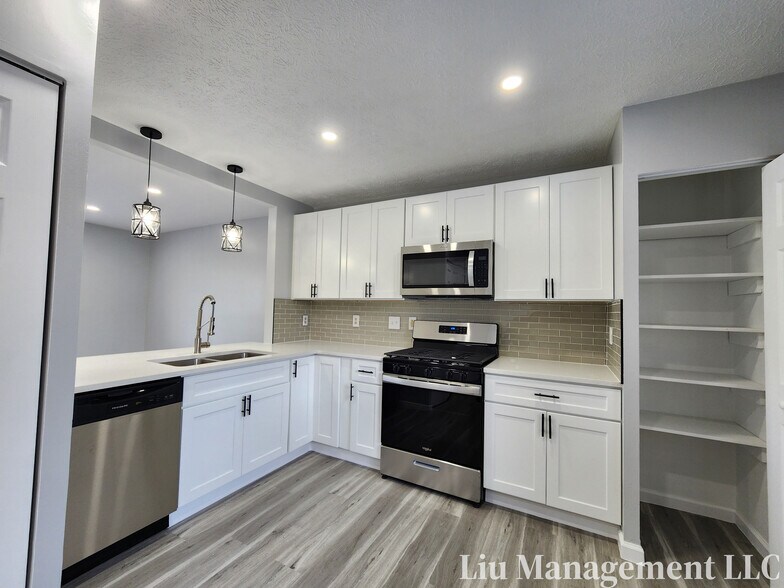 Building Photo - 3708 Dorval Pl