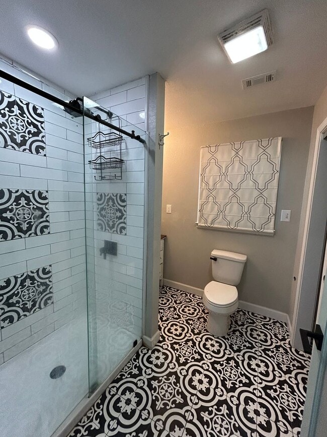 Building Photo - 112/114 W Tenth St. Vidalia