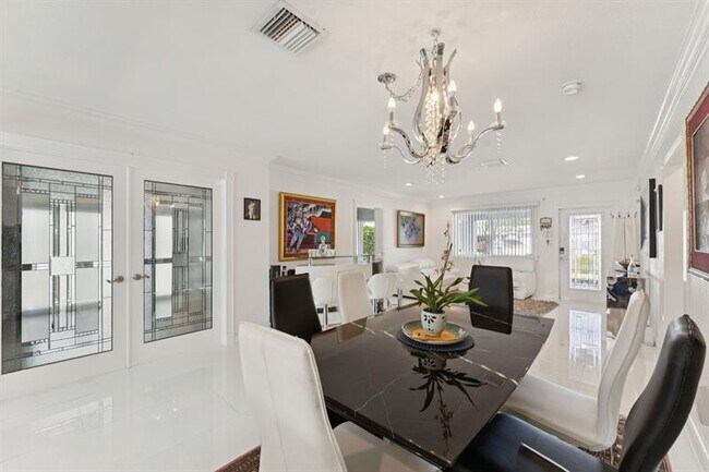 Building Photo - 911 NW 7th St