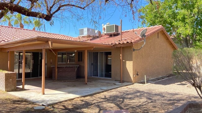 Building Photo - 8740 Cremona Dr