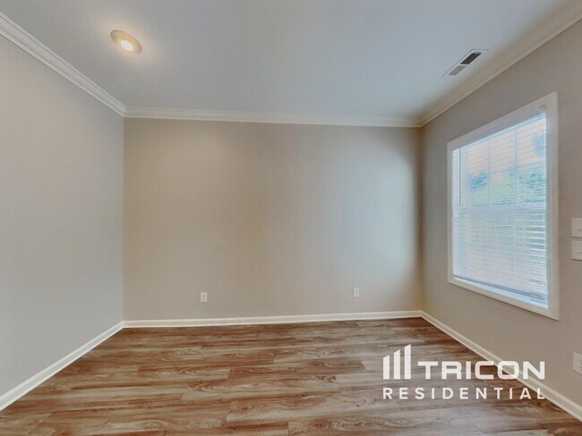 Building Photo - 547 Hay River St