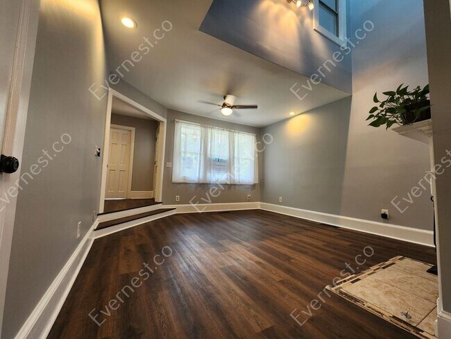 Building Photo - 41 Delta Pl NE