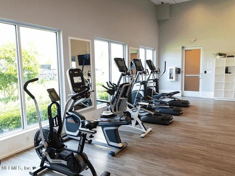 Building Photo - 177 Killarney Ave