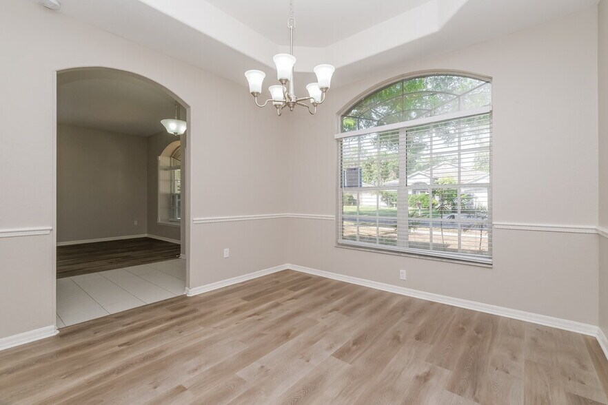 Building Photo - 3720 Hollow Wood Dr