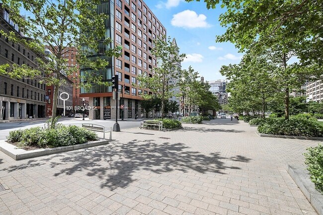 Building Photo - 99-105 Broad Street Unit 7B