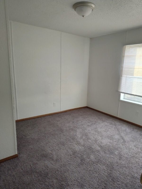 Building Photo - 702 W Nelson St