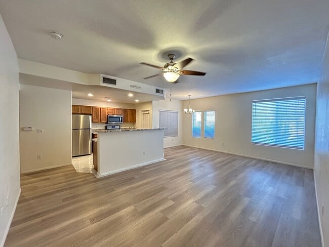 Building Photo - Cozy 2 Bedroom 2 Bathroom Summerlin Condo!