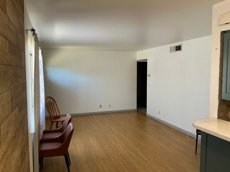 Building Photo - 45652 Lantana Ave