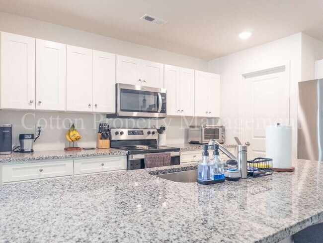 Building Photo - 3083 Day Dream Ln