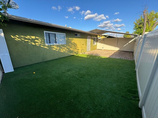 Building Photo - 3 bedroom - 1 bathroom in El Cajon